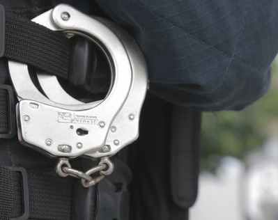 Homem é preso após descumprir medida protetiva e voltar a procurar ex-companheira