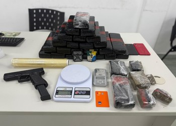 Mãe e filho são presos e tabletes de maconha são apreendidos na Zona Norte de Aracaju