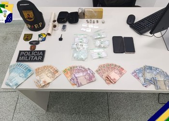 Dupla suspeita de tráfico de drogas e direção perigosa é presa na Barra dos Coqueiros