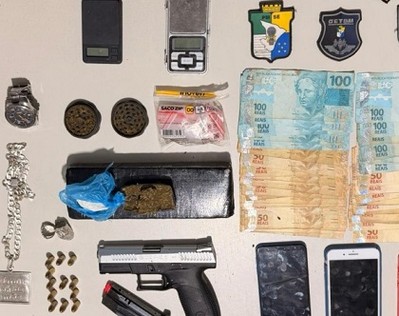 Casal suspeito de tráfico é preso com drogas, armas e R$ 3 mil em Estância