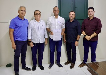 Prefeitura de São Cristóvão firma parceria para construção de cemitério vertical