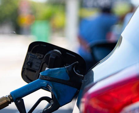 Petrobras anuncia redução de 4,8% no valor da gasolina para distribuidoras