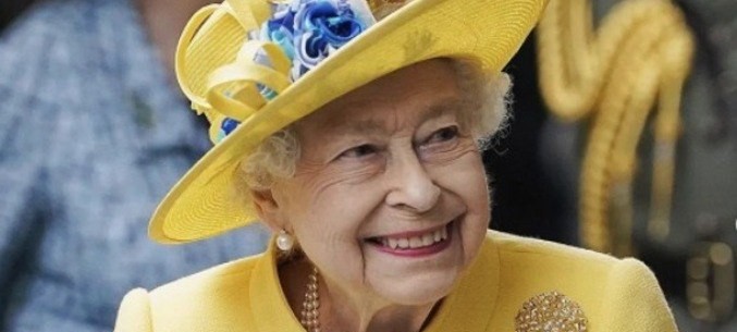 Avião com Rainha Elizabeth é obrigado a abortar pouso
