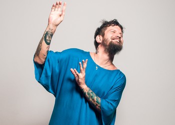 Saulo Fernandes traz o clima do verão para Aracaju com a festa “Saulo, Som, Sol”