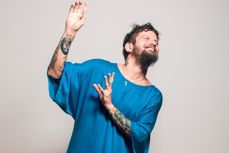 Saulo Fernandes traz o clima do verão para Aracaju com a festa “Saulo, Som, Sol”