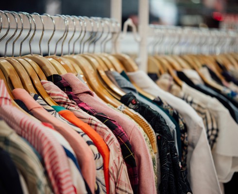 Campanha distribui roupas, calçados e cobertores gratuitos no Centro de Aracaju nesta segunda-feira