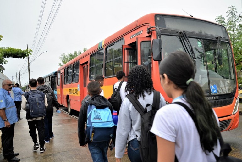 Assembleia Legislativa aprova projeto que limita a 10 anos a vida útil de veículos do transporte escolar