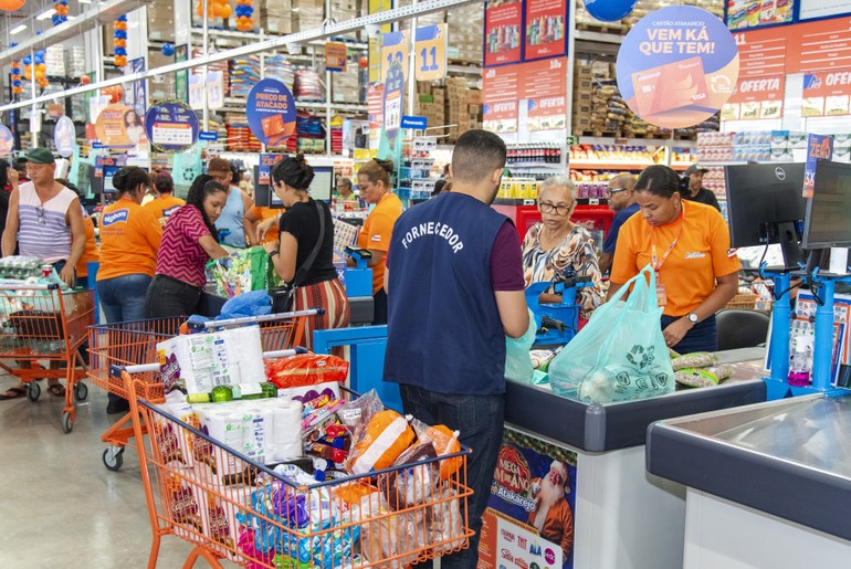 Setor de comércio e serviços avança em Sergipe, aponta IBGE
