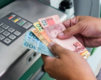 Lula sanciona nova faixa de isenção do Imposto de Renda para quem ganha até R$ 5 mil