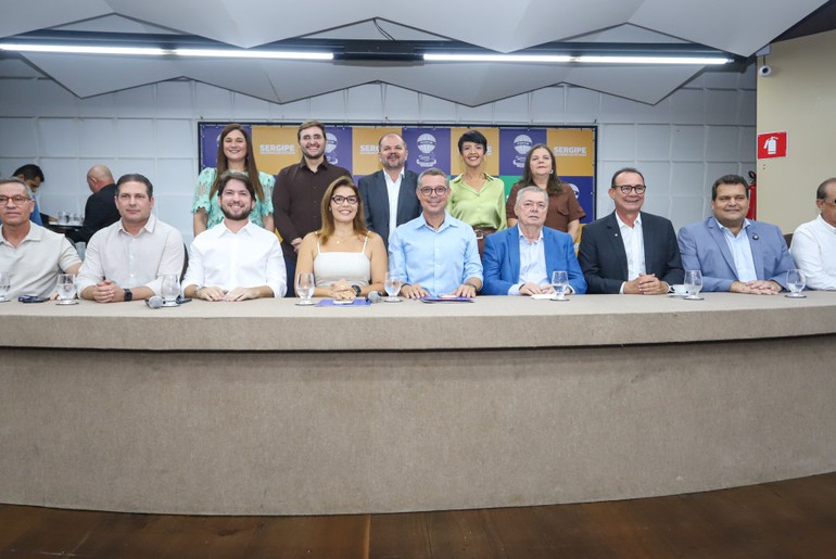 Governador Fábio Mitidieri anuncia transição do secretariado para 2026