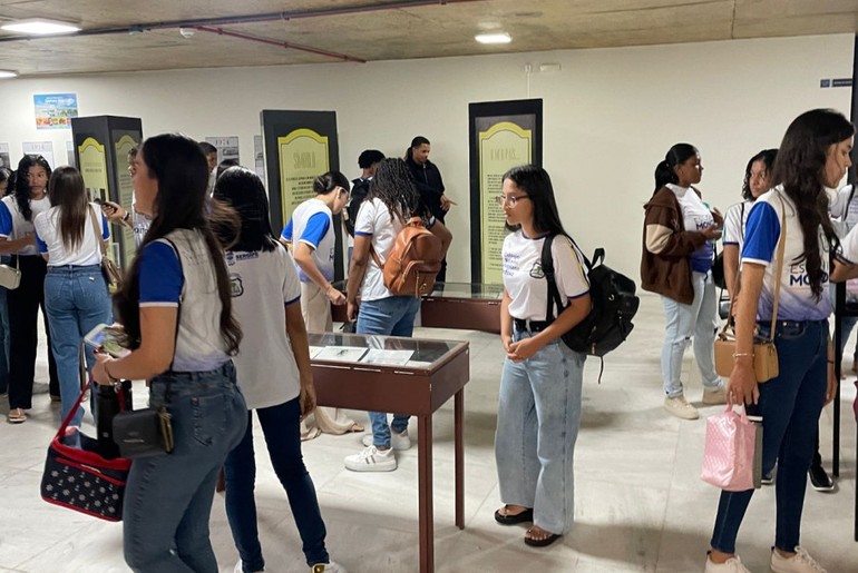 Biblioteca Epifânio Dória lança exposição em homenagem ao poeta sergipano Hermes Fontes