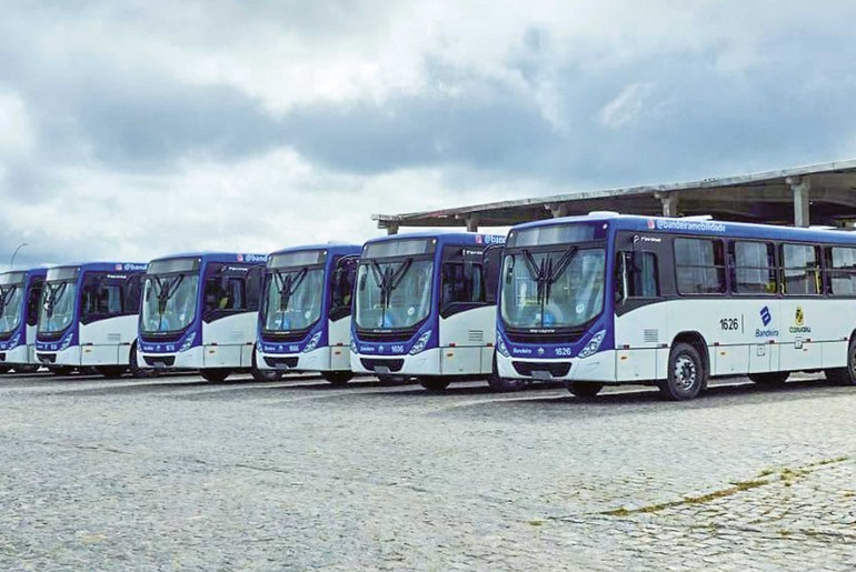 Onze ônibus são apreendidos em Cristinápolis por irregularidades fiscais