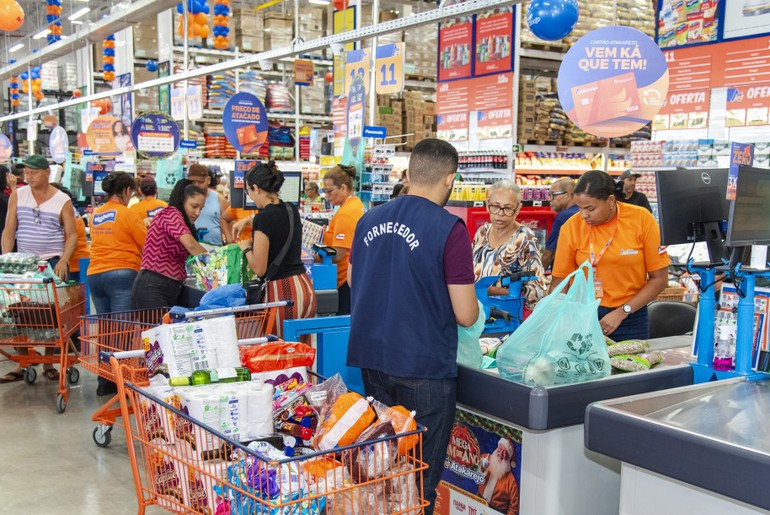 Serviços e comércio varejista crescem em Sergipe e registram alta acumulda, aponta IBGE