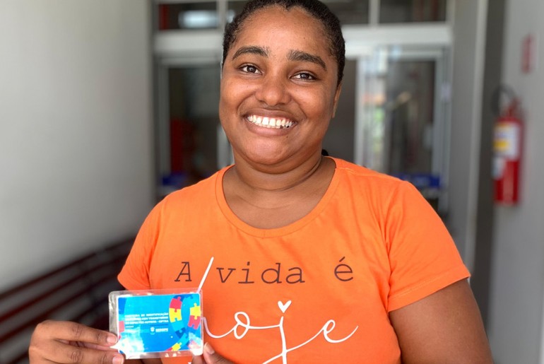 Carteira de identificação do autista começa a ser emitida em Sergipe