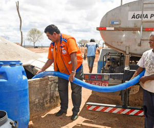 10 municípios com decretos de seca ou estiagem em vigência recebem Caravana da Água