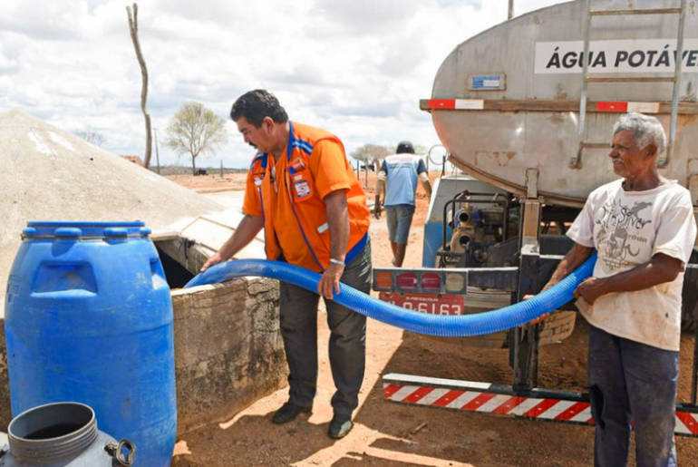 10 municípios com decretos de seca ou estiagem em vigência recebem Caravana da Água