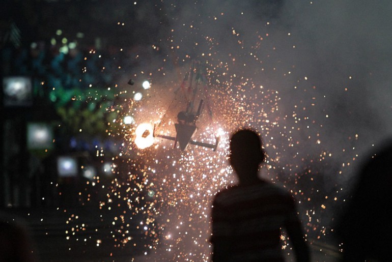 Uso abusivo de fogos e de som alto pode configurar perturbação do sossego