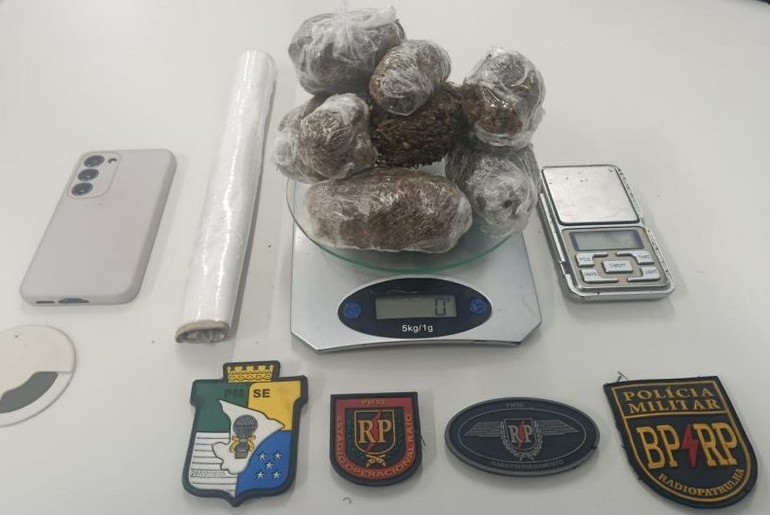 Dupla é presa por tráfico de drogas durante patrulhamento no Porto Dantas