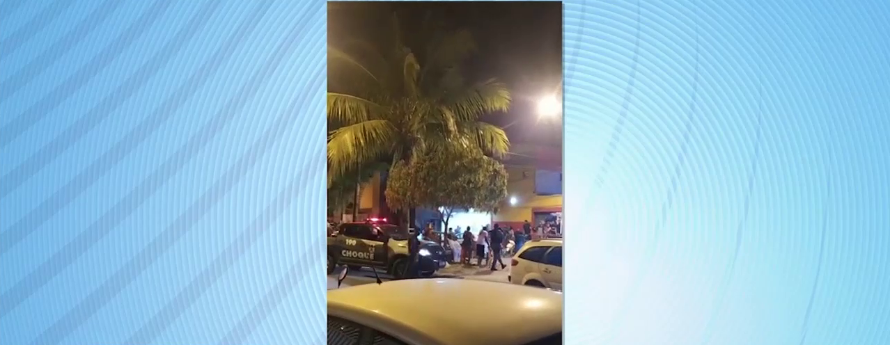 Socorro: polícia dispersa aglomeração revoltada com ausência de cantor em festa clandestina